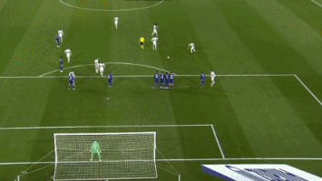 [德国杯]凯恩双响迪亚斯失单刀 拜仁4-1科隆