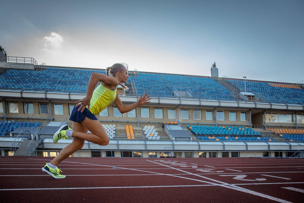 NBA：勇士末节发力 击败雷霆止住颓势